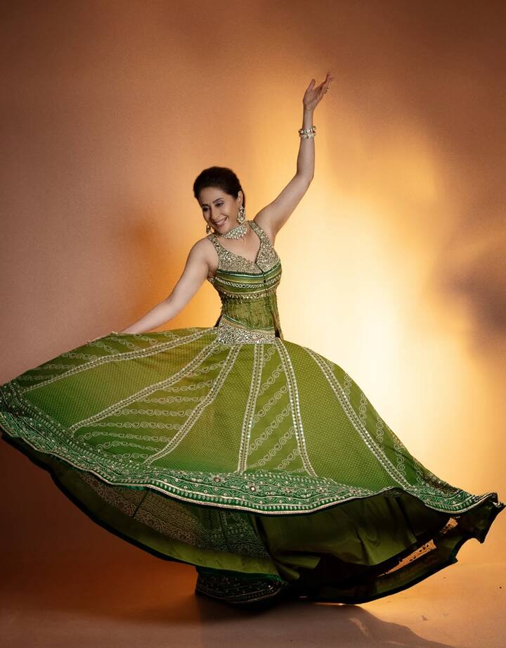Urmila Matondkar’s fashion sense shines through with classic glamour. She embraces bold ethnic silhouettes while carrying them with grace. Her style balances heritage fashion with modern appeal, making her a true fashion icon.