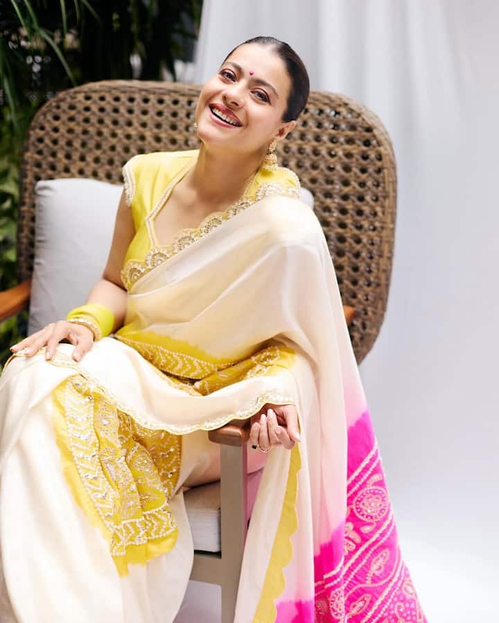 उन्होंने अपने लुक को सिंपल रखा और सिर्फ एक खूबसूरत सा झुमका और चूड़ियां पहनी जो उनके लुक और भी अट्रैक्टिव बना रहे थे.