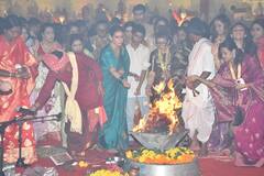 दुर्गा पूजा 2025: अजय देवगन की बेटी निसा ने साड़ी में लूटी लाइमलाइट, काजोल-रानी का बॉन्ड वायरल, जेनेलिया भी छाईं