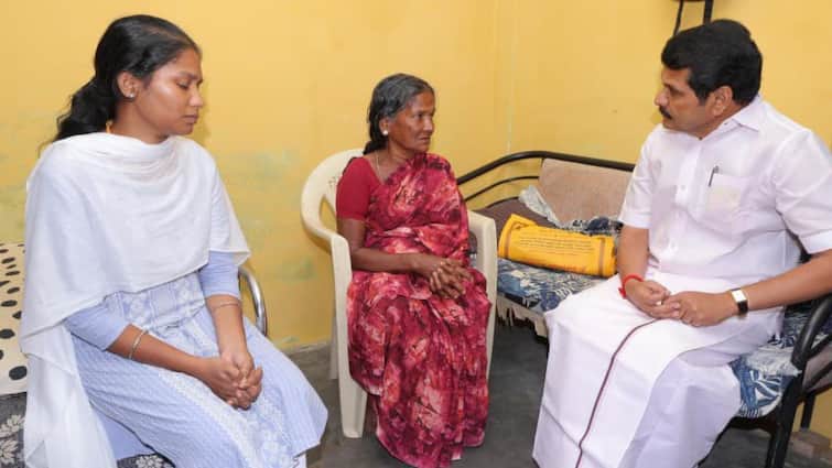 <div>Karur Stampede 'Deadliest In 29 Years', Says DMK's Senthil Balaji; Calls For Collective Action</div>