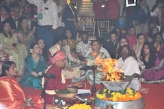 दुर्गा पूजा 2025: अजय देवगन की बेटी निसा ने साड़ी में लूटी लाइमलाइट, काजोल-रानी का बॉन्ड वायरल, जेनेलिया भी छाईं