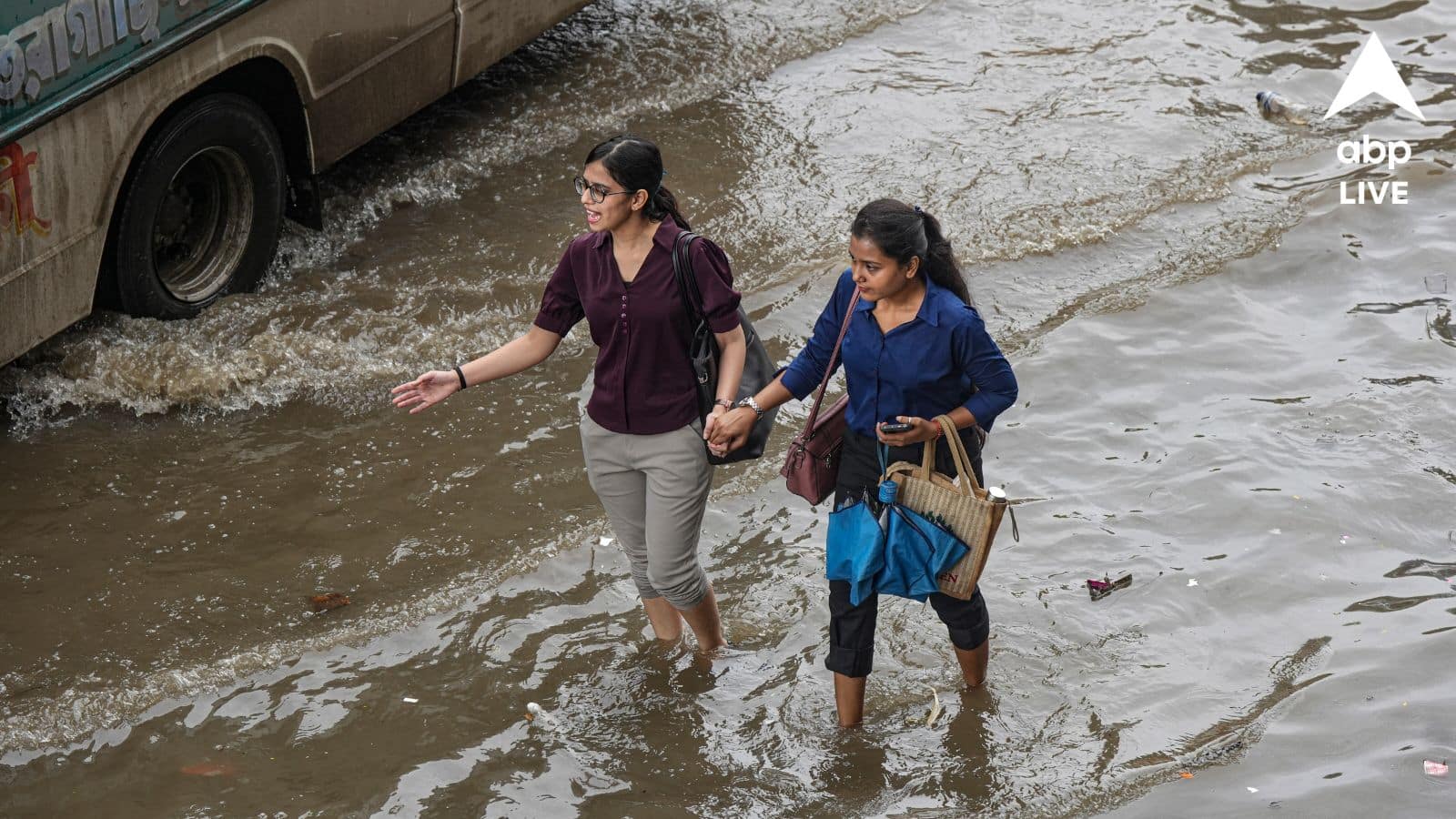 TN Weather Update: தமிழ்நாட்டில் அடுத்த 4 நாட்களுக்கு வெளுக்கப் போகும் கனமழை; வானிலை மையம் கொடுத்த அப்டேட்