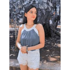 'उड़ने की आशा' की शैली की 10 तस्वीरें, 21 की उम्र में ग्लैमर में बड़ी-बड़ी एक्ट्रेसेस को देती हैं मात