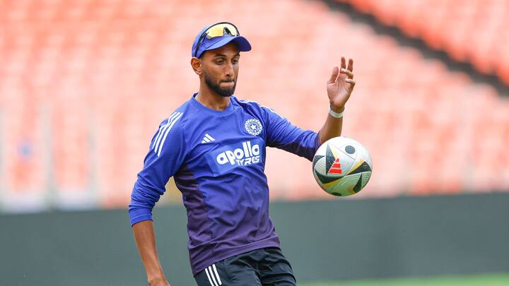 चयन समिति के अध्यक्ष अजीत अगरकर भी बुधवार को भारत के ट्रेनिंग सत्र के दौरान मौजूद थे. वह पिछले साल के रणजी ट्रॉफी विजेता विदर्भ और शेष भारत के बीच नागपुर में खेले जा रहे ईरानी कप मैच देखने के लिए पहुंचे हुए थे.