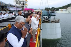 સરદાર સરોવર ડેમ સંપૂર્ણ ભરાયો, જળસપાટી ૧૩૮.૬૮ મીટરે પહોંચી, મુખ્યમંત્રીએ નાળિયેર અને ચૂંદડી અર્પણ કરી વધામણાં કર્યા