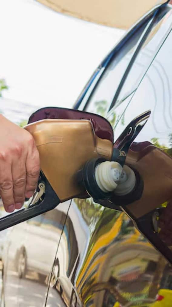 दुनिया में कहां मिलता है सबसे सस्ता पेट्रोल?