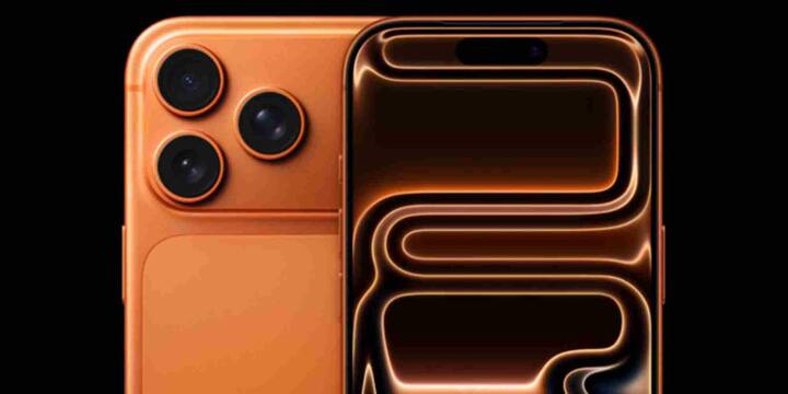 भारत में iPhone 17 Pro Max का बेस मॉडल (256 जीबी) 1,49,900 रुपये से शुरू हो रहा है. 512 जीबी वेरिएंट की कीमत लगभग 1,69,900 रुपये है. टॉप वेरिएंट जैसे 1 टीबी, 2 टीबी मॉडल्स की कीमत और भी बढ़ती है लगभग 1,89,900 और 2,29,900 रुपये तक.