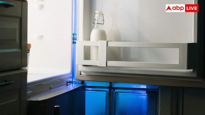 स्टेबलाइजर इस बात को पक्का करता है कि आपके फ्रिज को लगातार वोल्टेज मिलती रहे. इससे आपका फ्रिज कम और ज्यादा दोनों वोल्टेज में सुरक्षित रहता है. यह इसलिए जरूरी है क्योंकि अचानक वोल्टेज के बदलने से फ्रिज के कंपोनेंट खराब हो सकते हैं.