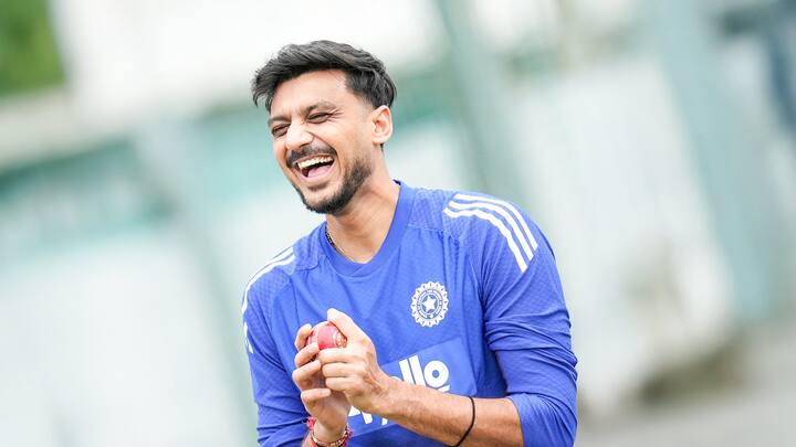 वेस्टइंडीज के खिलाफ बृहस्पतिवार से शुरू हो रही दो टेस्ट मैच की सीरीज के लिए चुने गए बल्लेबाजों में गिल एकमात्र ऐसे बल्लेबाज हैं जिन्हें हाल में लाल गेंद से खेलने का कोई अनुभव नहीं है जबकि बाकी सभी को मौके मिल चुके हैं. इस भारतीय टीम में शामिल अन्य बल्लेबाजों में केएल राहुल, बी साई सुदर्शन, देवदत्त पडिक्कल और विकेटकीपर बल्लेबाज ध्रुव जुरेल और एन जगदीशन ने हाल में भारत ए और ऑस्ट्रेलिया ए के बीच चार दिवसीय अनौपचारिक टेस्ट सीरीज में हिस्सा लिया था.