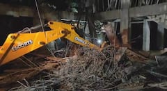 कोल्हापुरातील अग्निशामन विभागाच्या नूतन इमारतीचा स्लॅब कोसळला; अपघातात एकाच मृत्यू, रेस्क्यू ऑपरेशन सुरू