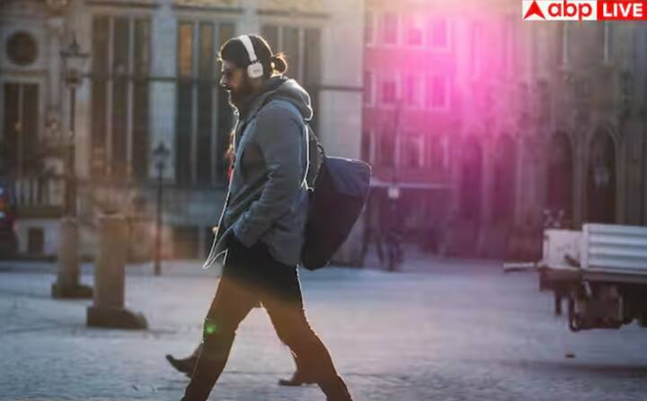 ਆਕਸਫੋਰਡ ਯੂਨੀਵਰਸਿਟੀ ਦੀ ਖੋਜ ਦੇ ਅਨੁਸਾਰ, ਤੁਰਨ ਨਾਲ ਕੈਂਸਰ ਦਾ ਖ਼ਤਰਾ ਘੱਟ ਹੋ ਸਕਦਾ ਹੈ। ਕੁਝ ਲੋਕਾਂ ਦੀ ਗਤੀਵਿਧੀ ਨੂੰ ਟਰੈਕ ਕੀਤਾ ਗਿਆ ਅਤੇ ਇਹ ਪਾਇਆ ਗਿਆ ਕਿ ਜਿੰਨਾ ਜ਼ਿਆਦਾ ਤੁਰਦੇ ਹੋ, ਉੰਨਾ ਖਤਰਾ ਘੱਟ ਹੁੰਦਾ ਹੈ।