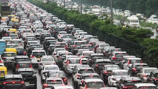 12-Hour Traffic Jam On Mumbai–Ahmedabad Highway Ahead Of Diwali, 500 Students Stuck
