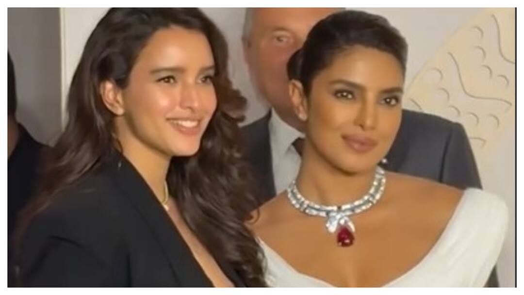 Priyanka Chopra Wins Hearts As She Introduces Triptii Dimri To Bvlgari CEO At Mumbai Event Priyanka Chopra Wins Hearts As She Introduces Triptii Dimri To Bvlgari CEO At Mumbai Event Priyanka Chopra Wins Hearts As She Introduces Triptii Dimri To Bvlgari CEO At Mumbai Event
