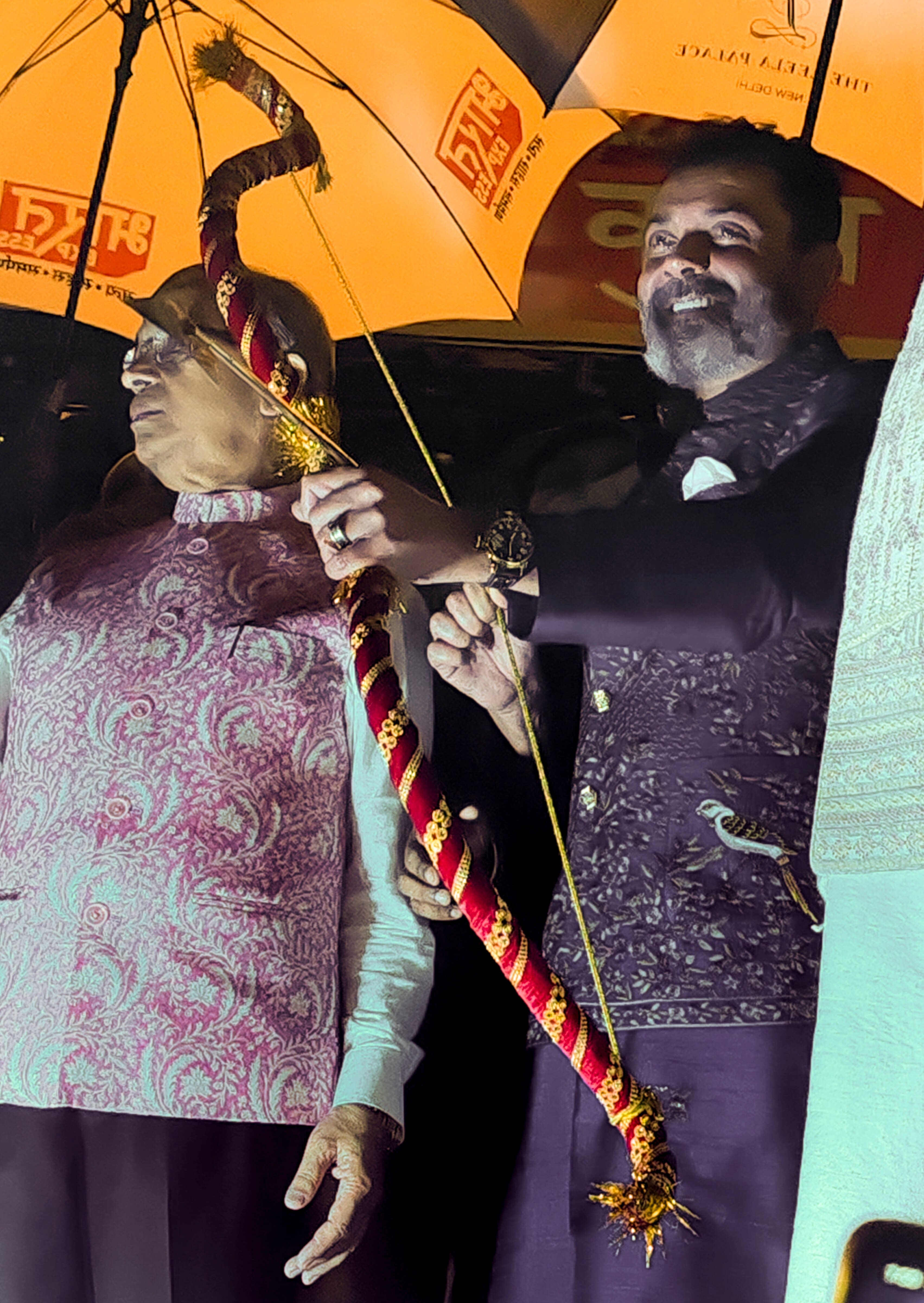 बारिश के बीच 'लव कुश रामलीला' पहुंचे बॉबी देओल, तीर चलाकर किया रावण दहन