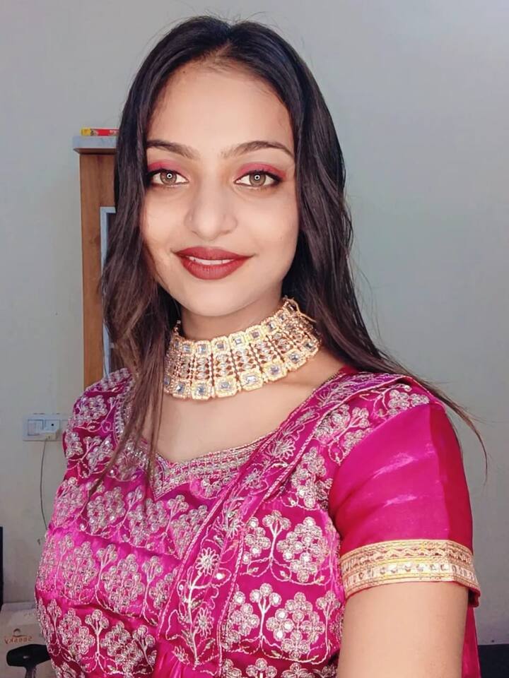 Monalisa is fascinated by her beautiful pictures, but due to her professional life, the actress is also in discussion. After working in a music video, he has 2 big projects lineups.