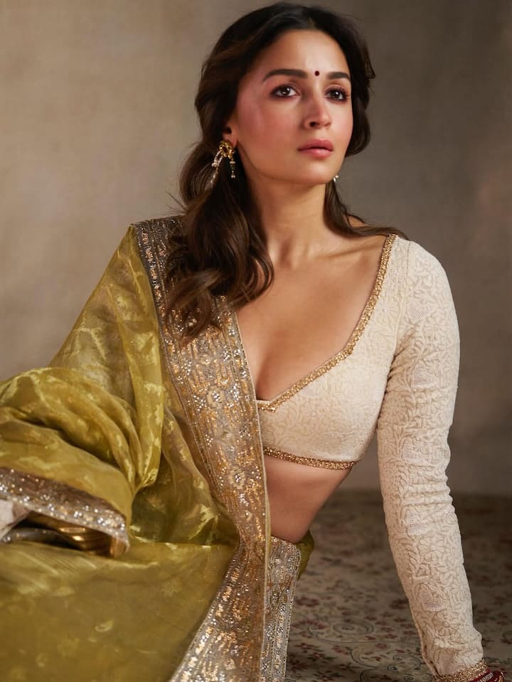 Alia shared portraits from the celebration on Instagram, captioning her post: “Light. Love. Shakti.”