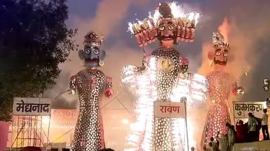 Dussehra celebration ramleela ravana dahan Shimla patna Mysuru delhi  દેશભરમાં ધામધૂમથી વિજ્યાદશમીની ઉજવણી, આતશબાજી સાથે અનેક જગ્યાએ રાવણ દહન, Video