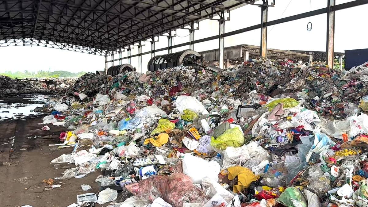 மயிலாடுதுறை குப்பை கிடங்கில் பயங்கர தீ விபத்து: புகை மண்டலத்தால் மக்கள் கடும் அவதி