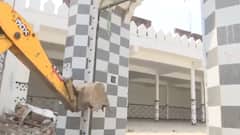 संभल में तालाब पर बनी अवैध मस्जिद पर बुलडोजर एक्शन, पूरा इलाका छावनी में तब्दील, पुलिस बल तैनात