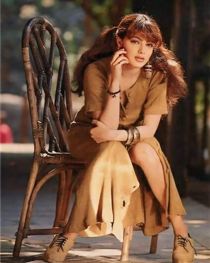 Yes, Mamta had told that she was shooting for a film and during that time Bobby Deol was shooting for Barsaat. Both stayed in the same hotel. In such a situation, there was a friendship between the two.