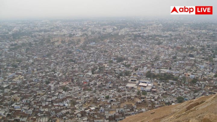 कुछ दिन पहले ही यहां से वर्ल्ड चैंपियन रही बॉक्सर मैरी कॉम के घर पर चोरी हुई है. चोरी की यह घटना सेक्टर-46 में हुई है, जहां मैरी कॉम अपने परिवार के साथ तीन साल से यहीं रह रही थीं.