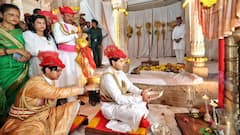 Photos: दशहरे पर ज्योतिरादित्य सिंधिया का दिखा शाही अंदाज, बेटे महाआर्यमन के साथ की हथियारों की पूजा