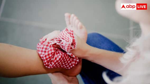 पैरों की सूजन बन रही फैटी लिवर का नया शुरुआती संकेत, एक्सपर्ट्स दे रहे हैं चेतावनी 