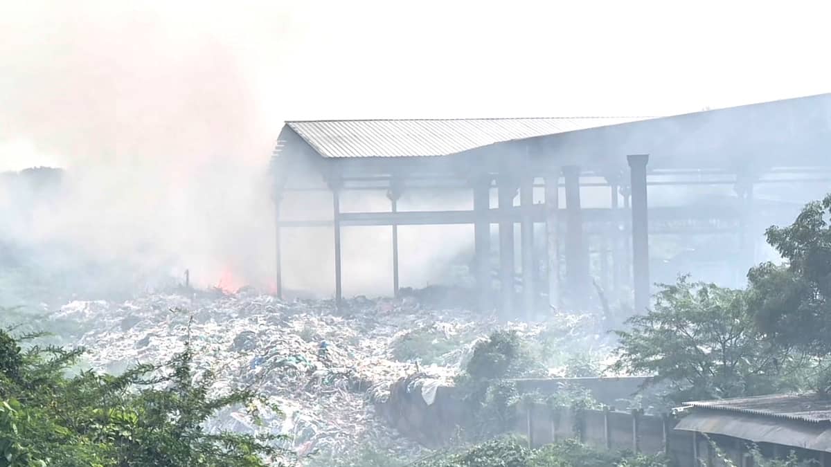 மயிலாடுதுறை குப்பை கிடங்கில் பயங்கர தீ விபத்து: புகை மண்டலத்தால் மக்கள் கடும் அவதி