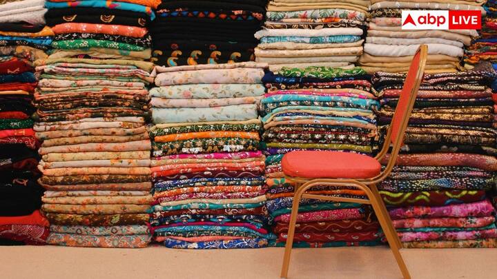 भारतीय कपास, रेशम और हाथ से बने हुए कपड़े इंटरनेशनल बाजार में खरीदारों को काफी ज्यादा आकर्षित करते हैं. इसके अलावा भारत कटे हुए हीरे और आभूषण को भी एक्सपोर्ट करता है. अमेरिका, यूएई और यूरोप के बाजार इस उद्योग को काफी ज्यादा बढ़ावा देते हैं.