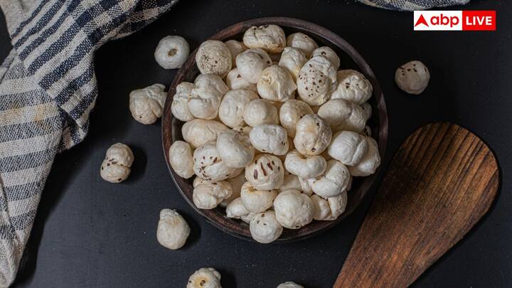 एक समय में पारंपरिक नाश्ते के रूप में खाया जाने वाला मखाना अब सुपर फूड बन चुका है. यह बिहार में बड़े पैमाने पर उगाया जाता है. इसे अमेरिका, ब्रिटेन और अन्य देशों में एक्सपोर्ट किया जाता है.