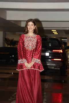 अर्जुन कपूर की बहन अंशुला की इंगेजमेंट में सजा सितारों का मेला, सेकंड प्रेग्नेंसी रयूमर्स के बीच स्पॉट हुईं सोनम कपूर