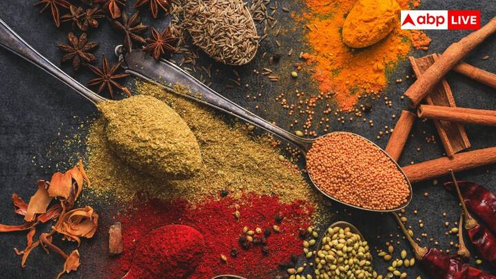 भारत को सदियों से मसालों की भूमि कहा जा रहा है. यहां की हल्दी, इलायची और काली मिर्च अंतरराष्ट्रीय बाजारों में काफी ज्यादा हावी हैं. इसी के साथ असम की चाय और कोर्ग की कॉफी को भी वैश्विक पहचान मिल चुकी है.