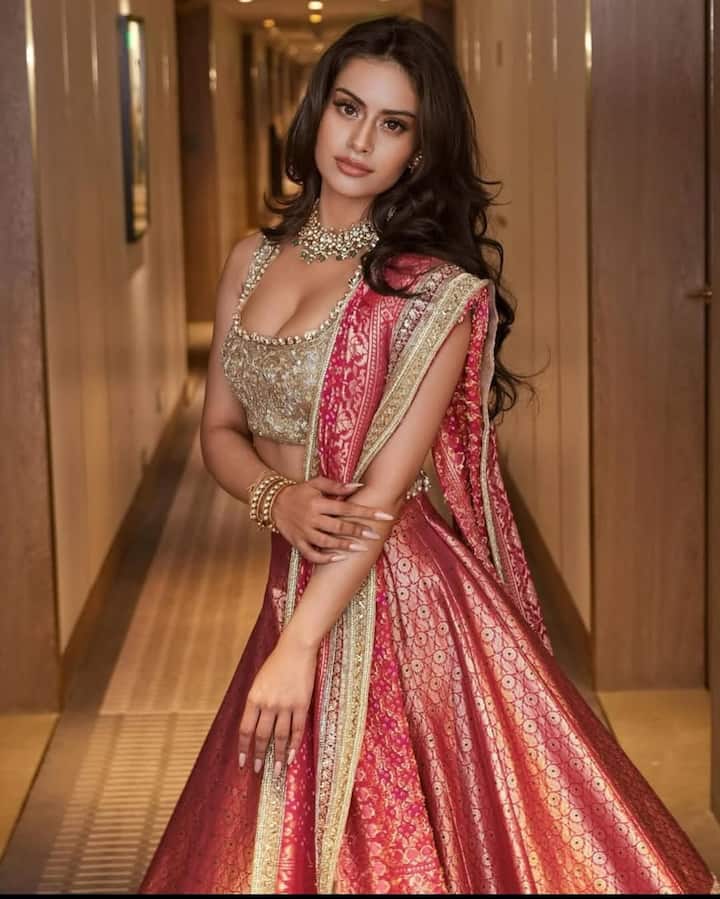 लेकिन खूबसूरती में वो किसी एक्ट्रेस से कम नहीं हैं.