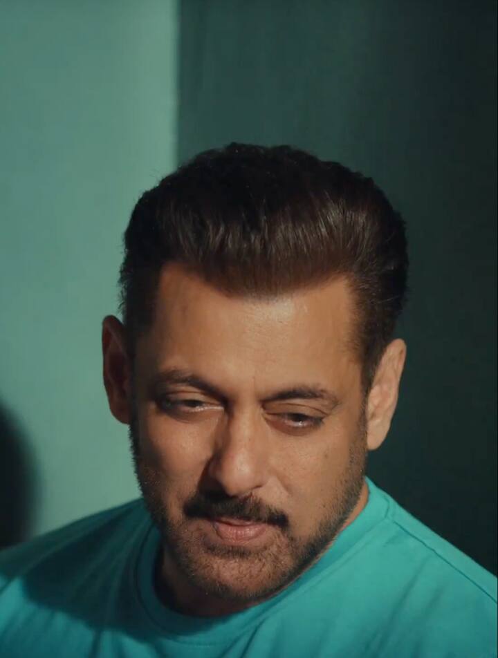 Even at the age of 59, Salman Khan proved that he is one of the most handsome and stylish stars of Bollywood.