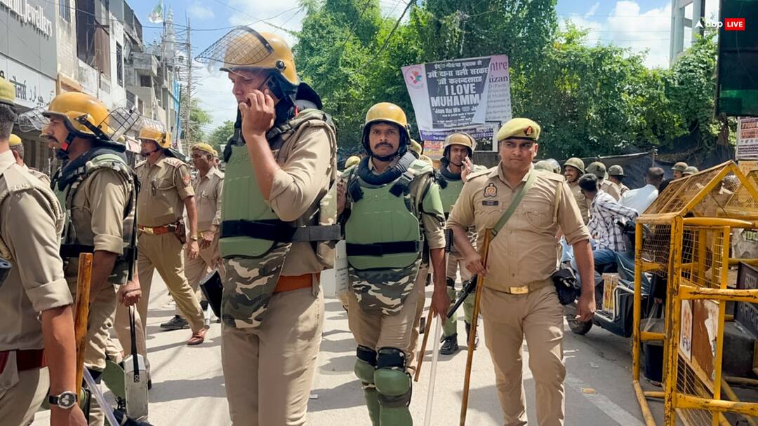 Bareilly news Tight security ahead of Friday prayers Moradabad and Prayagraj also on alert बरेली में जुमे की नमाज से पहले कड़ी सुरक्षा, मुरादाबाद, प्रयागराज में भी अलर्ट