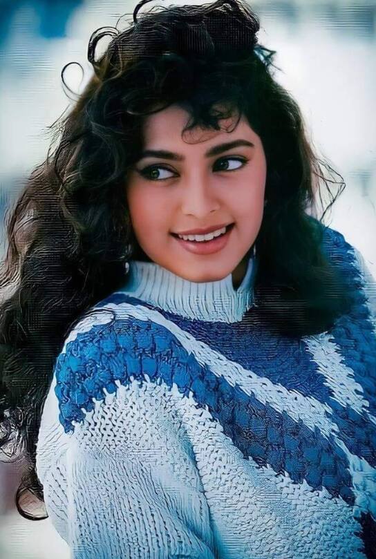 Juhi's pair was the most hit with Shah Rukh Khan. The pair gave many hit films like Raju Bana Gaya Gana Gaya Gana Boss, Still Dil Hai Hindustani.