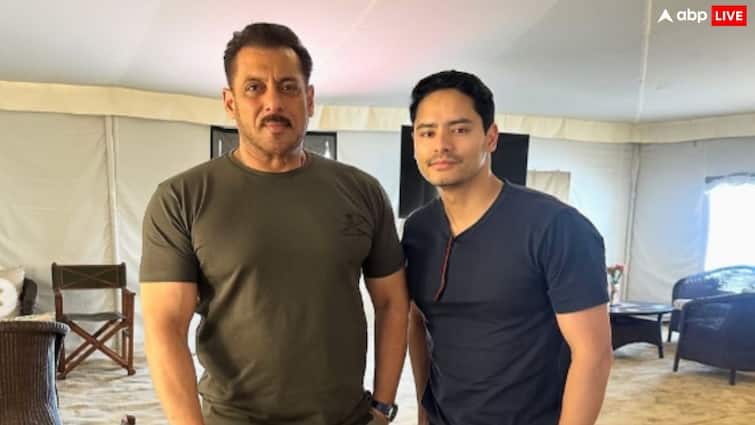 मूंछों और आर्मी यूनिफॉर्म में डैशिंग दिखे Salman Khan, 'बैटल ऑफ गलवान' के सेट से फिर वायरल हुई एक्टर की तस्वीर, फैंस ने यूं किया रिएक्ट