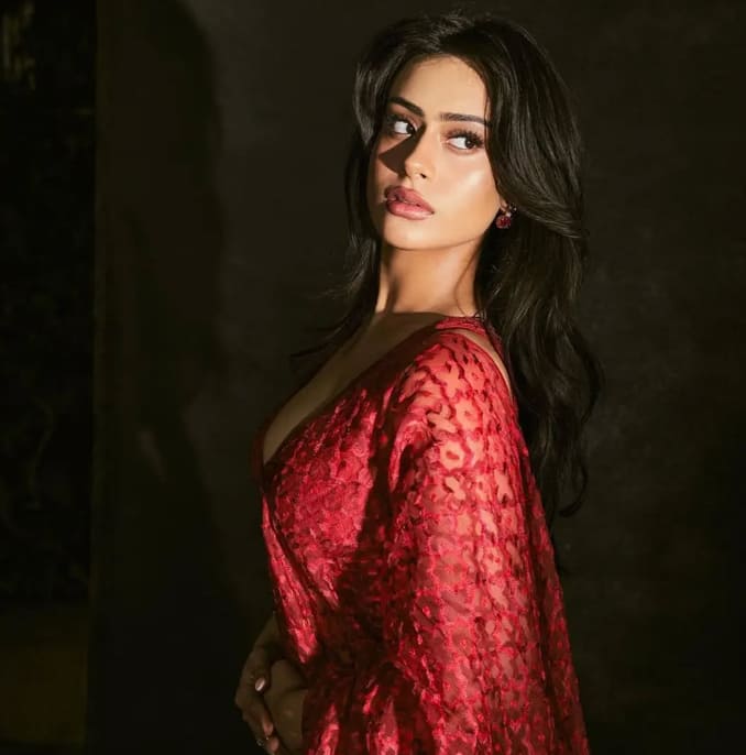 काजोल की बेटी निसा देवगन अक्सर अपनी खूबसूरती और स्टाइल की वजह से सुर्खियों में बनी रहती हैं.