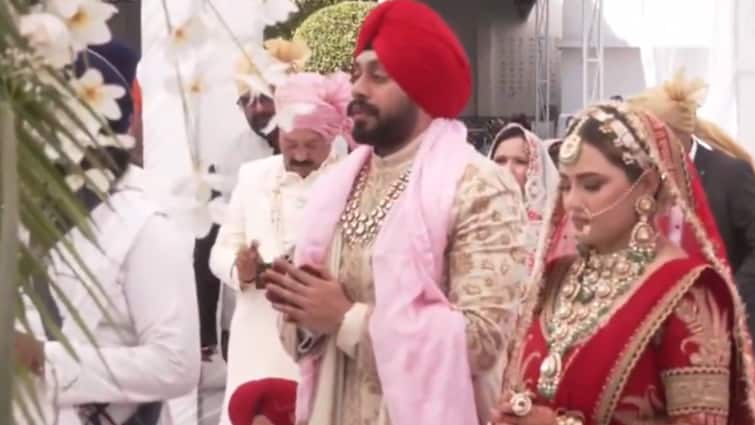 WATCH: “I Am Missing My Brother” Says Abhishek Sharma’s Sister As She Ties The Knot With Lovish Oberoi