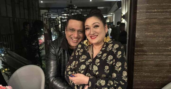 गोविंदाची पत्नी सुनीता आहुजा या बॉलिवूडमधील अशा सेलिब्रिटींपैकी आहेत, ज्या आपल्या साधेपणा आणि सौंदर्यासाठी ओळखल्या जातात. सुनीता अत्यंत आकर्षक आणि सुंदर आहेत. त्यांचे व्यक्तिमत्त्वं साधे पण ग्रेसफुल आहे.