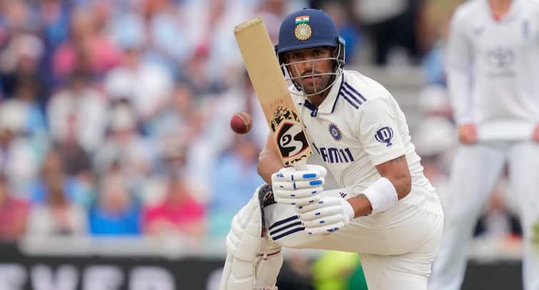 <div>IND vs WI: Dhruv Jurel Breaks Rishabh Pant's Record Against West Indies, Dhoni Still Ahead</div>