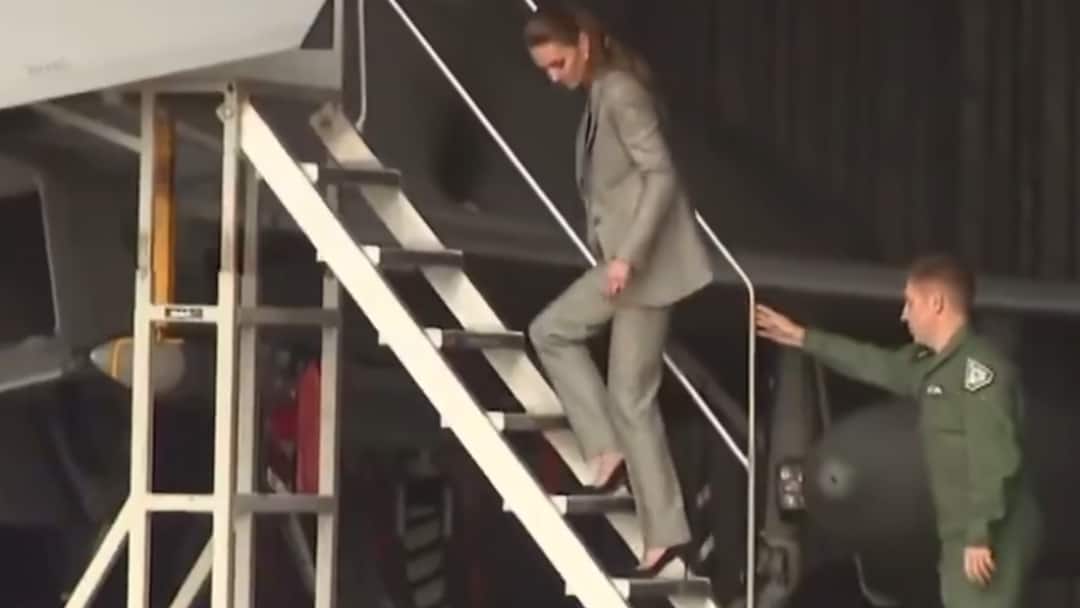 WATCH: Kate Middleton Stuns Fans Walking Backwards In Heels At RAF Coningsby WATCH: Kate Middleton Stuns Fans Walking Backwards In Heels At RAF Coningsby