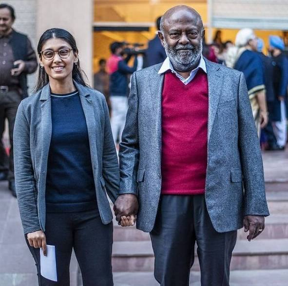 बता दें कि रोशनी ने अमेरिका से कम्यूनिकेशन स्टडी, रेडियो, फिल्म, टीवी की पढ़ाई की है. वो कई चैनल्स के साथ प्रोड्यूसर के तौर पर भी काम कर चुकी.