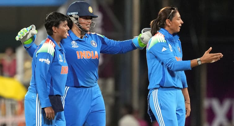 <div>Will Indian Women's Team Shake Hands With Pakistan In World Cup?</div>