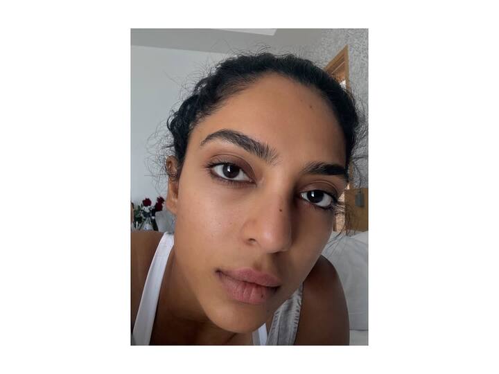 The actor flaunted a no-makeup, fresh-faced look in one of the images.