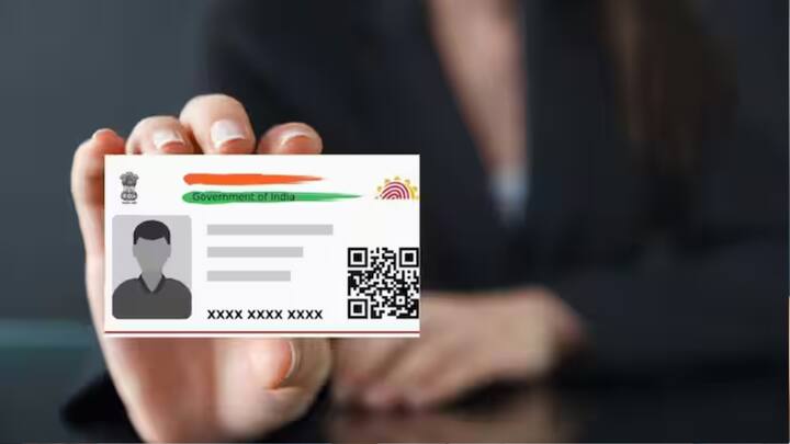 பயோமெட்ரிக் புதுப்பிப்புகளுடன் ஆதாரில் மக்கள்தொகை புதுப்பிப்புகள் செய்யப்பட்டால், கூடுதல் கட்டணம் எதுவும் வசூலிக்கப்படாது. அதாவது, உங்கள் பெயர், முகவரி அல்லது மொபைல் எண்ணை மாற்றும்போது உங்கள் கைரேகை, கருவிழி அல்லது புகைப்படத்தையும் புதுப்பிக்க வேண்டியிருந்தால், நீங்கள் அதற்கான கட்டணத்தை மட்டுமே செலுத்த வேண்டும்.