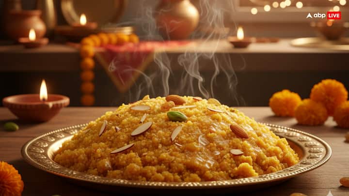 करवा चौथ पर मीठा बनाने की परंपरा भी है और इसे शुभ भी माना जाता है. घी, सूजी, मेवा और चीनी से बना यह हलवा व्रत के बाद शरीर को शुगर और फैट का संतुलित मिश्रण हैं, जिससे शरीर को ताकत का एहसास होता है.