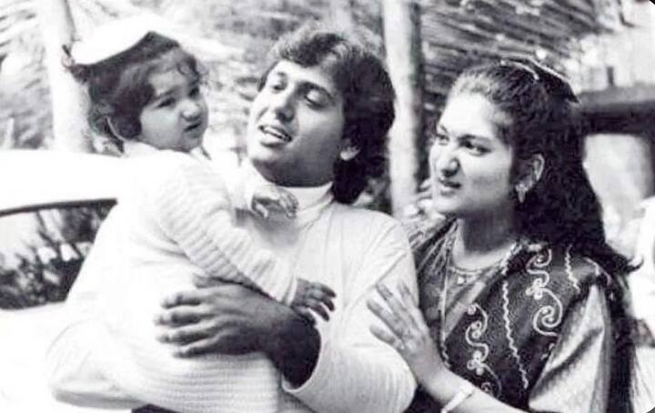 बॉलिवूडमधील ‘हीरो नंबर 1’ म्हणून प्रसिद्ध असलेले गोविंदा आपल्या चित्रपटांमुळे आणि उत्कृष्ट अभिनयामुळे चाहत्यांच्या मनावर राज्य करतो. पण त्यांच्या वैयक्तिक आयुष्याबद्दल आणि कुटुंबाविषयी देखील नेहमीच चर्चा होत असते.