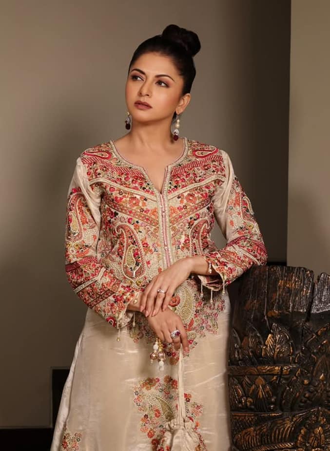 फिल्म 'मैंने प्यार किया' से बॉलीवुड में डेब्यू करने वाली एक्ट्रेस भाग्यश्री आज किसी से कम नहीं हैं.