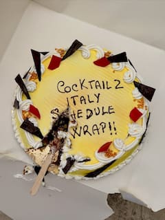 'कॉकटेल 2' की शूटिंग की 10 तस्वीरें वायरल, एक में तो कृति सेनन की मसल्स वाली बैक भी दिखी